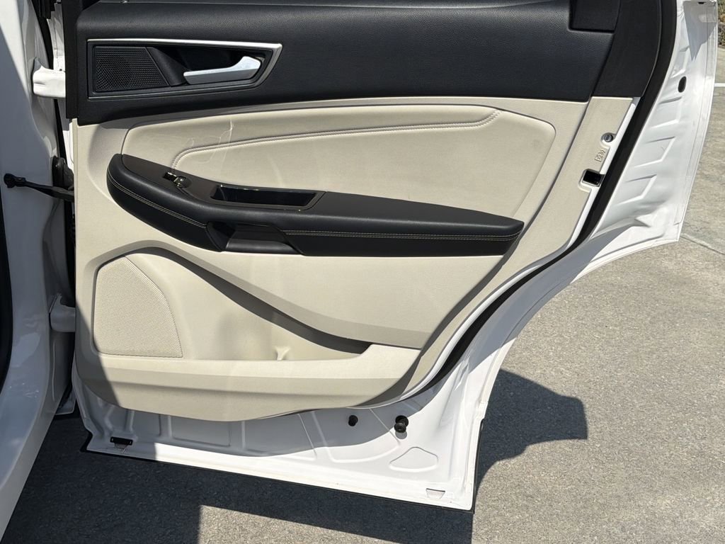 Used 2019 Ford Edge Titanium w/ Cold Weather Package image 16