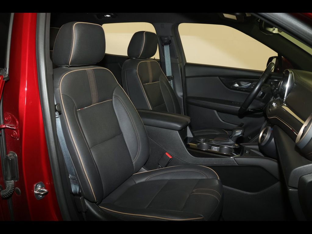 Used 2023 Chevrolet Blazer Premier image 32
