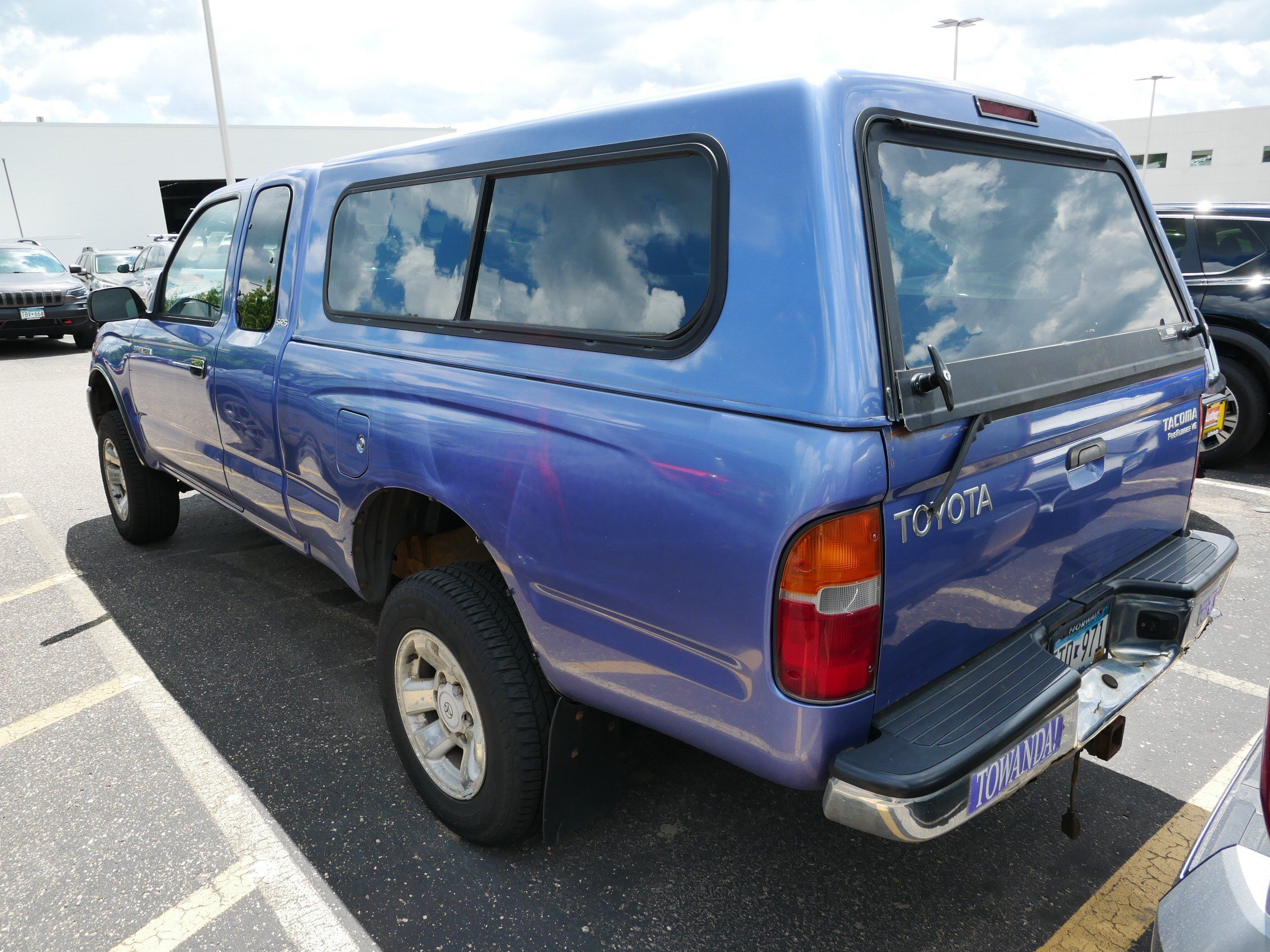 Used 1999 Toyota Tacoma PreRunner RWD image 4