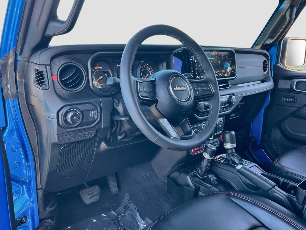 Certified 2025 Jeep Wrangler Unlimited Rubicon w/ Safety Group AWD/4WD image 9