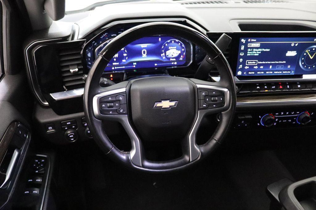 Used 2023 Chevrolet Silverado 1500 LT AWD/4WD image 16