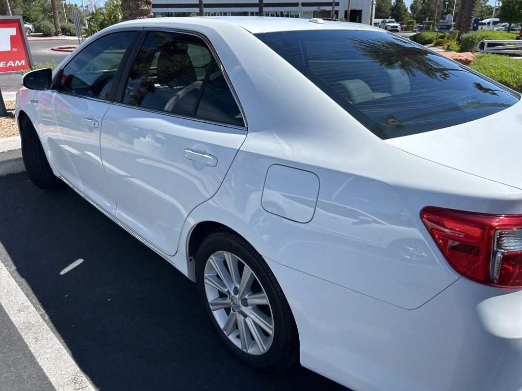 Used 2014 Toyota Camry XLE w/ Leather Package FWD image 2