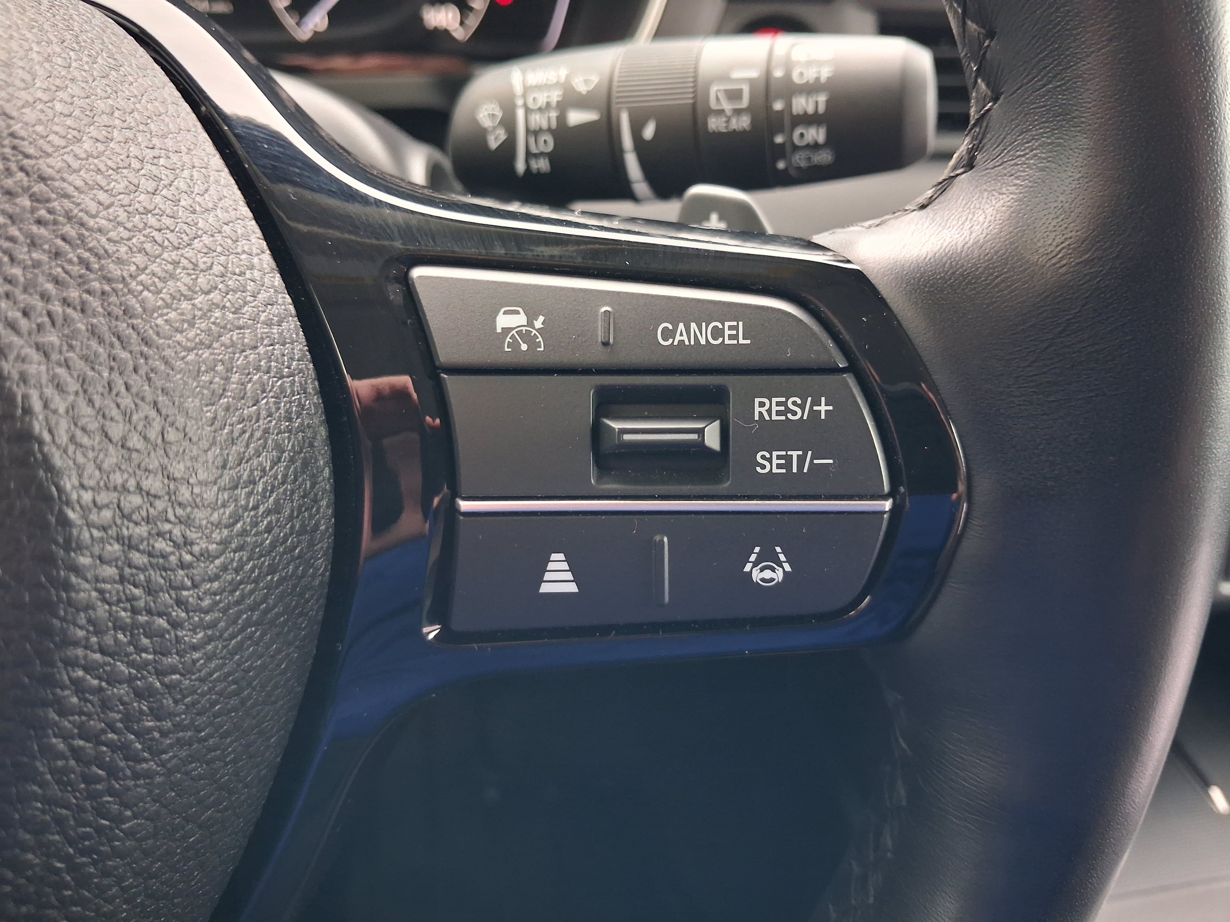Used 2025 Honda Pilot EX-L image 11