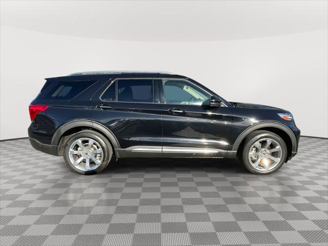 Used 2020 Ford Explorer Platinum w/ Premium Technology Package image 8