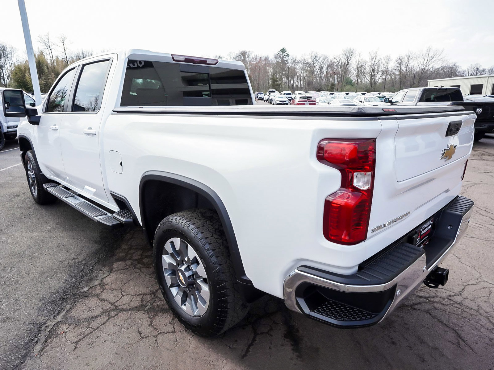Used 2024 Chevrolet Silverado 2500 LT w/ Texas Edition image 4