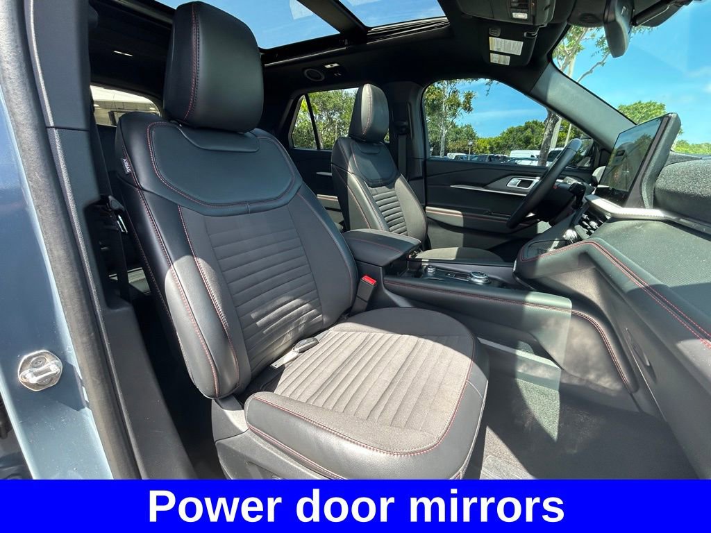 Used 2025 Ford Explorer ST-Line w/ Premium Package image 29