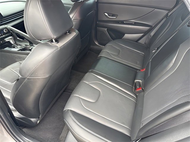 Used 2023 Hyundai Elantra Limited image 16