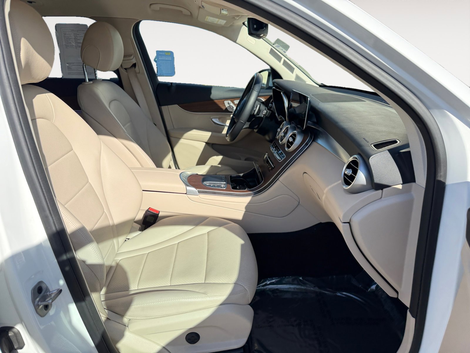 Used 2022 Mercedes-Benz GLC 300 4MATIC image 19