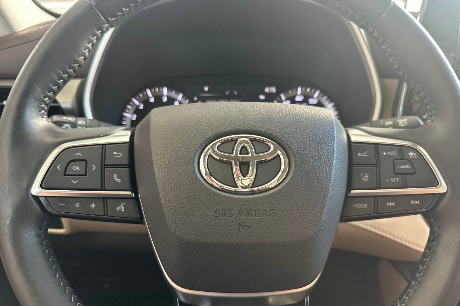 Used 2021 Toyota Highlander XLE FWD image 28