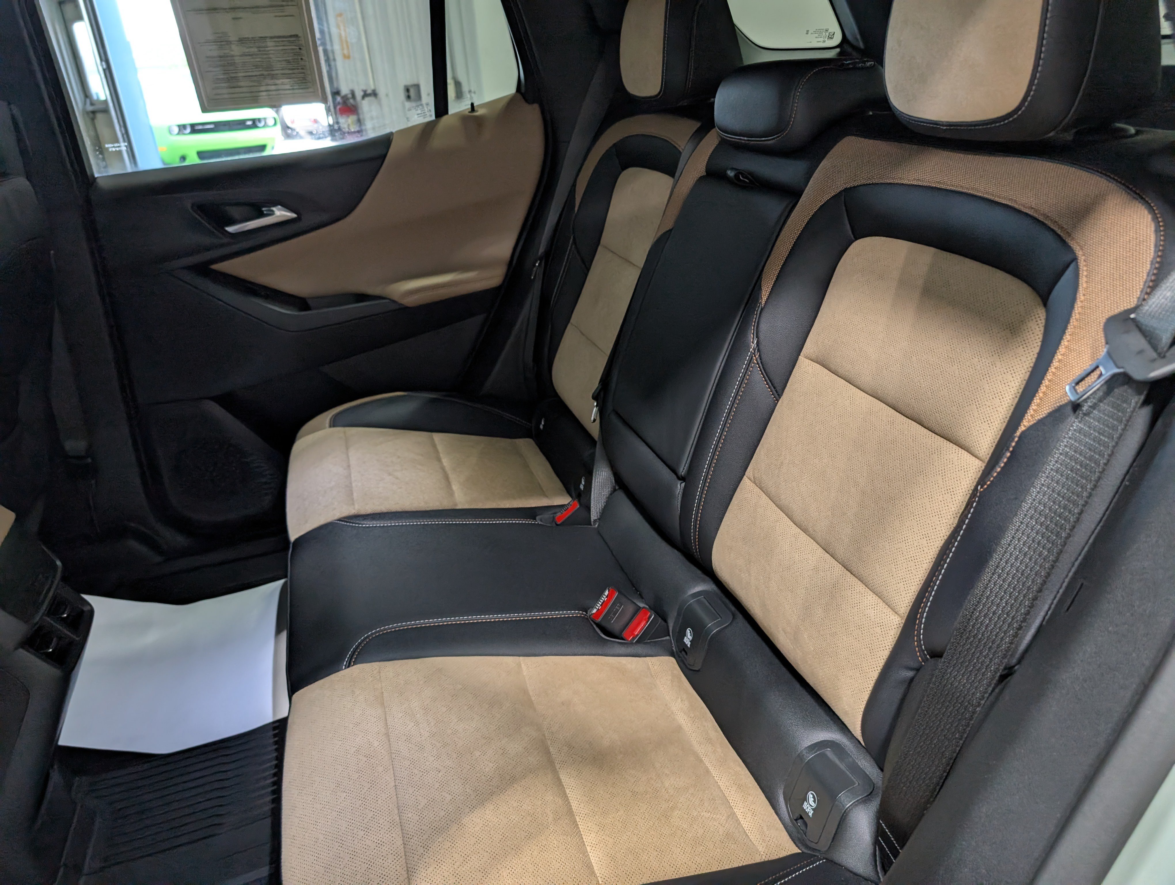 Used 2025 Chevrolet Equinox ACTIV w/ Safety and Technology Package AWD/4WD image 15