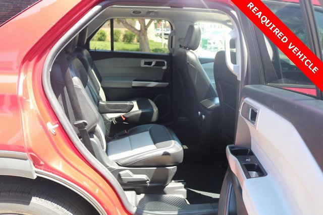 Used 2022 Ford Explorer XLT w/ Equipment Group 202A image 11