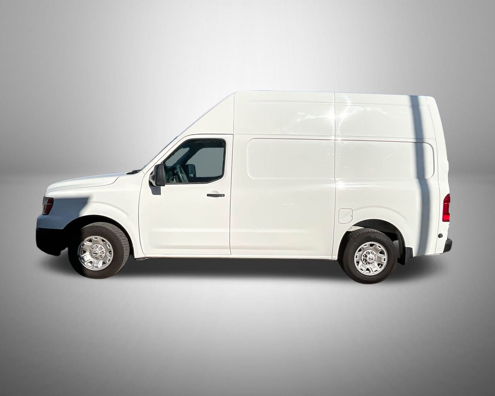 Used 2021 Nissan NV 2500 SV image 8