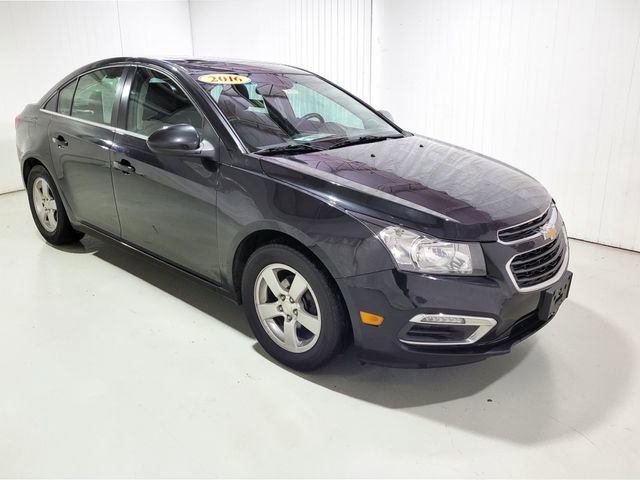 Used 2016 Chevrolet Cruze LT image 2