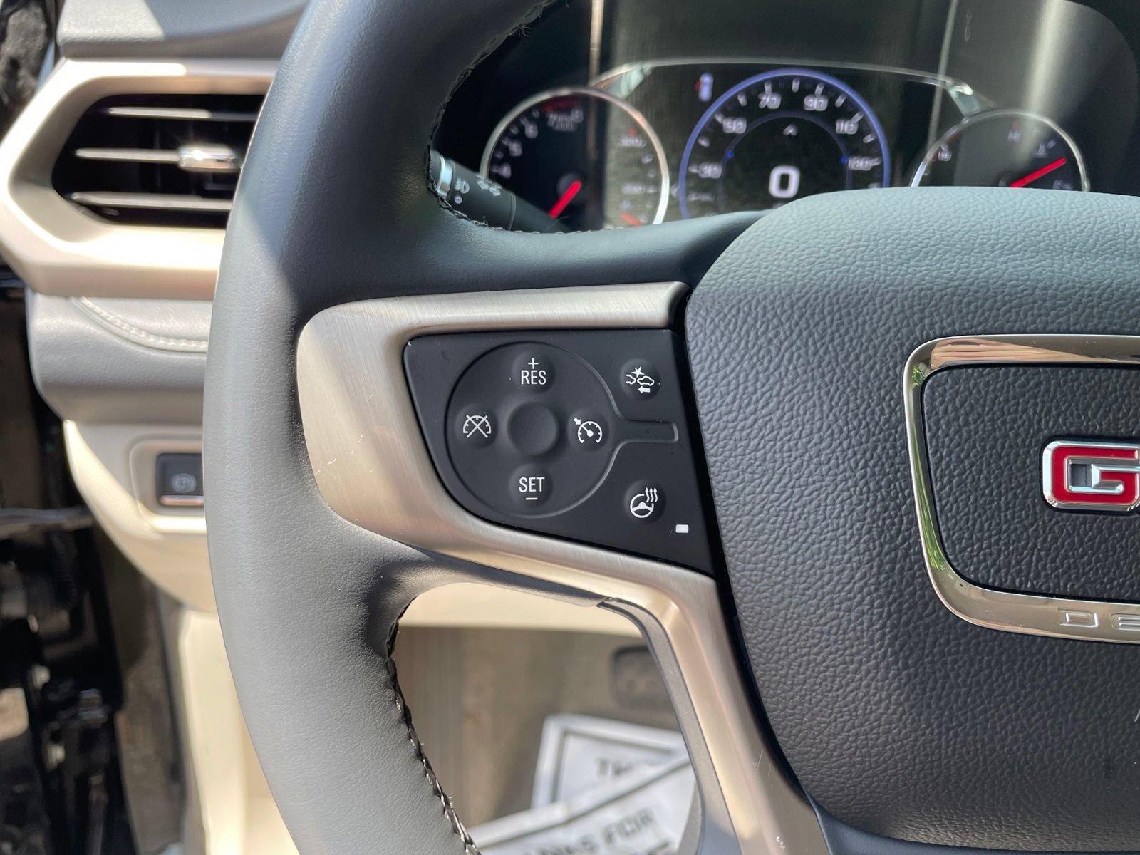 Used 2023 GMC Acadia Denali FWD image 18