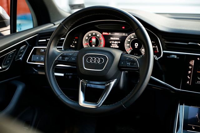 Used 2025 Audi Q7 3.0T Premium w/ Convenience Package image 28