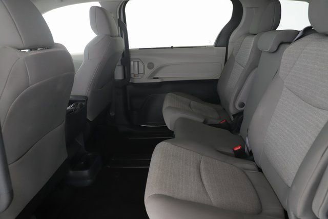 Used 2024 Toyota Sienna LE image 24
