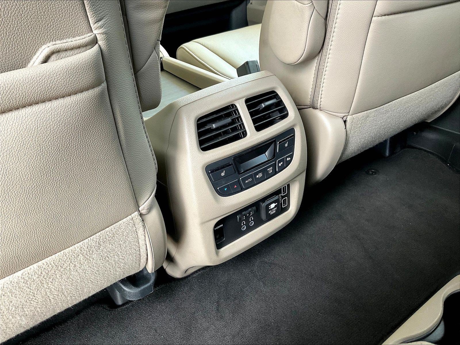 Used 2019 Honda Pilot Touring image 10
