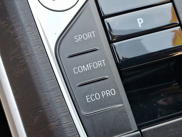 Used 2023 BMW 330i xDrive Sedan w/ Premium Package image 25