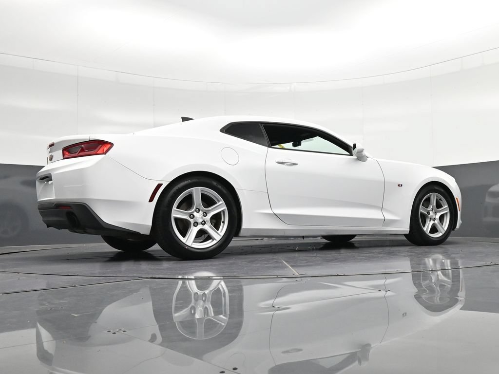 Used 2018 Chevrolet Camaro LS RWD image 31