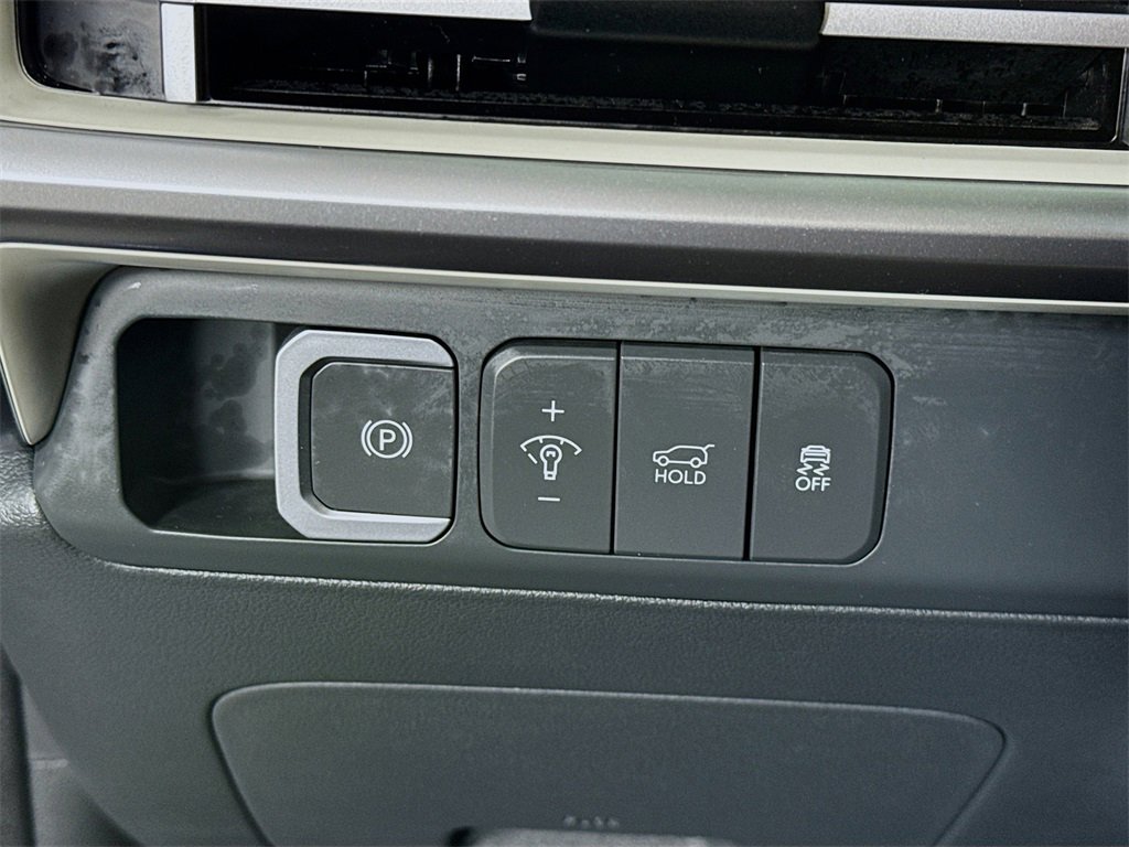 Used 2025 Hyundai Santa Fe SEL w/ Tow & Go Package image 17