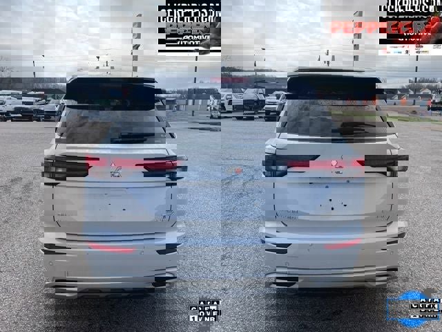 Used 2024 Mitsubishi Outlander SEL Black Edition image 5