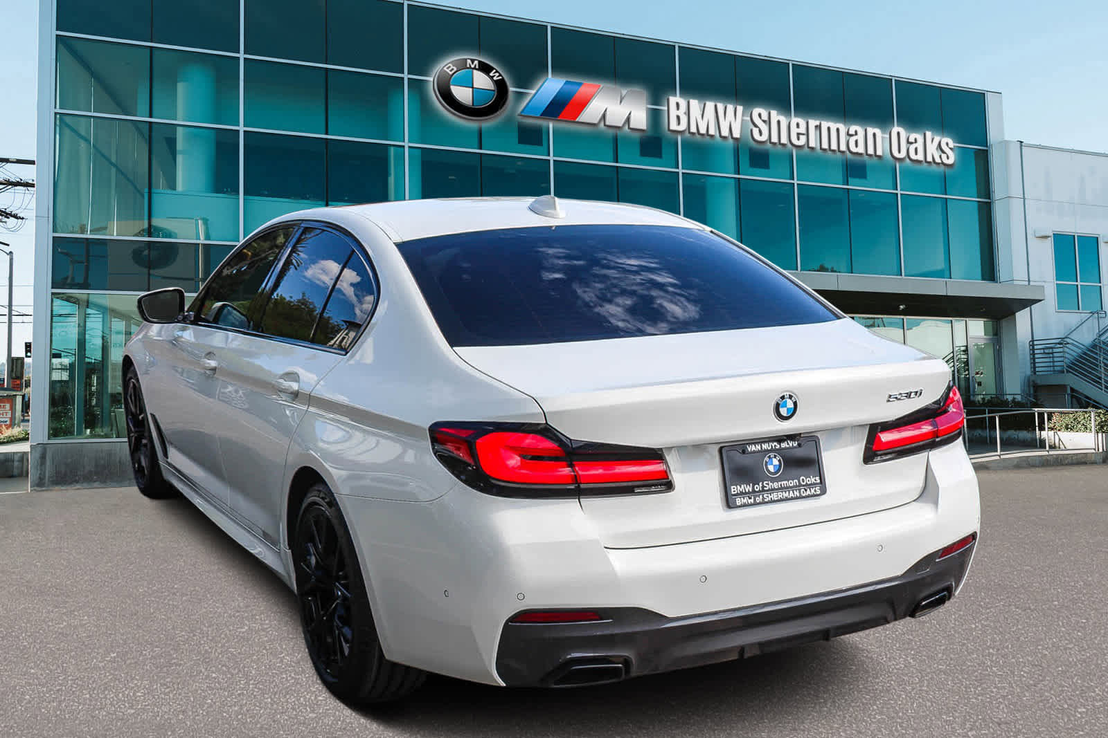 Certified 2022 BMW 530i w/ M Sport Package image 6