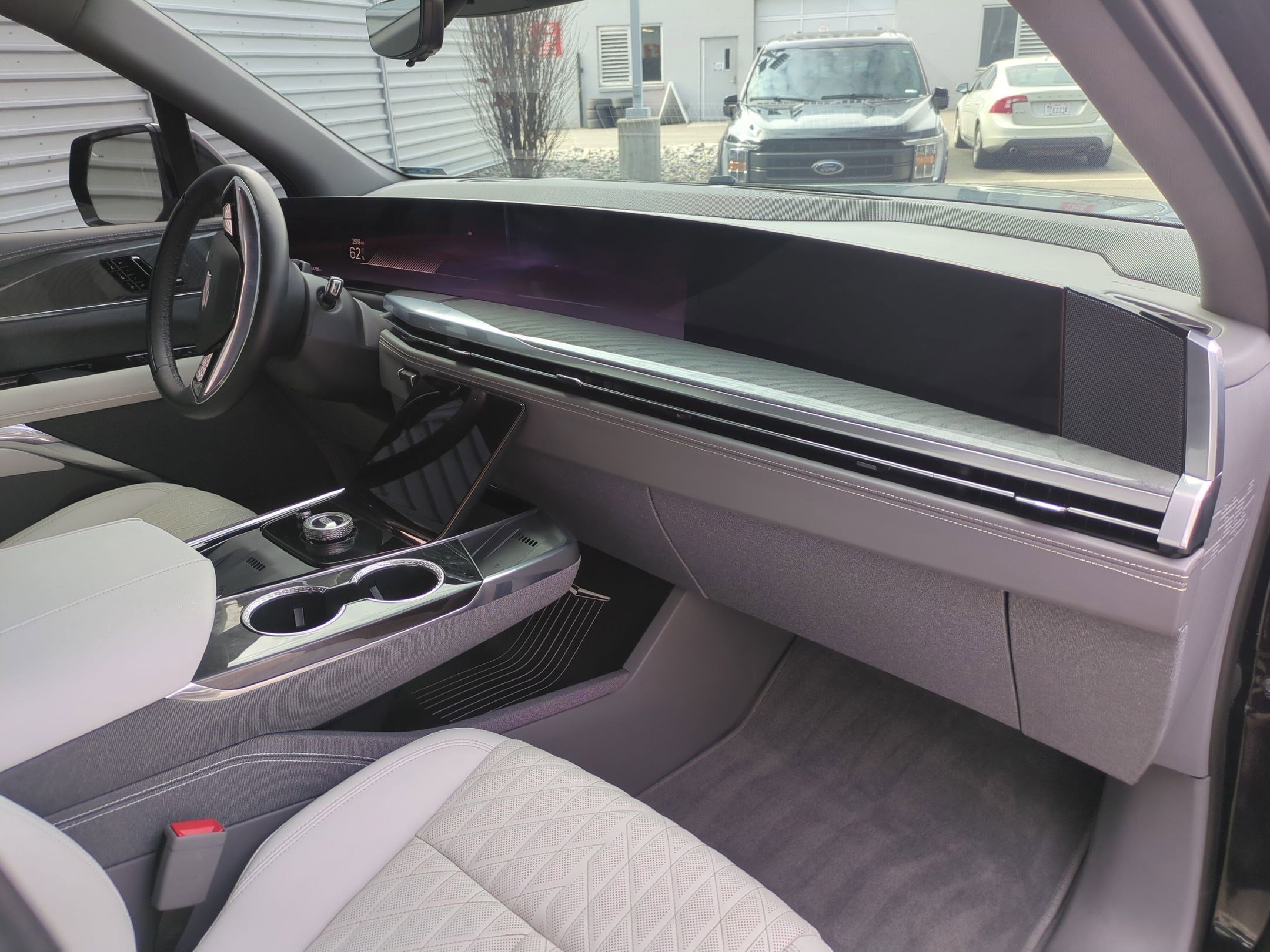 Used 2025 Cadillac Escalade IQ Sport 1 w/ Smart Trailering package image 32