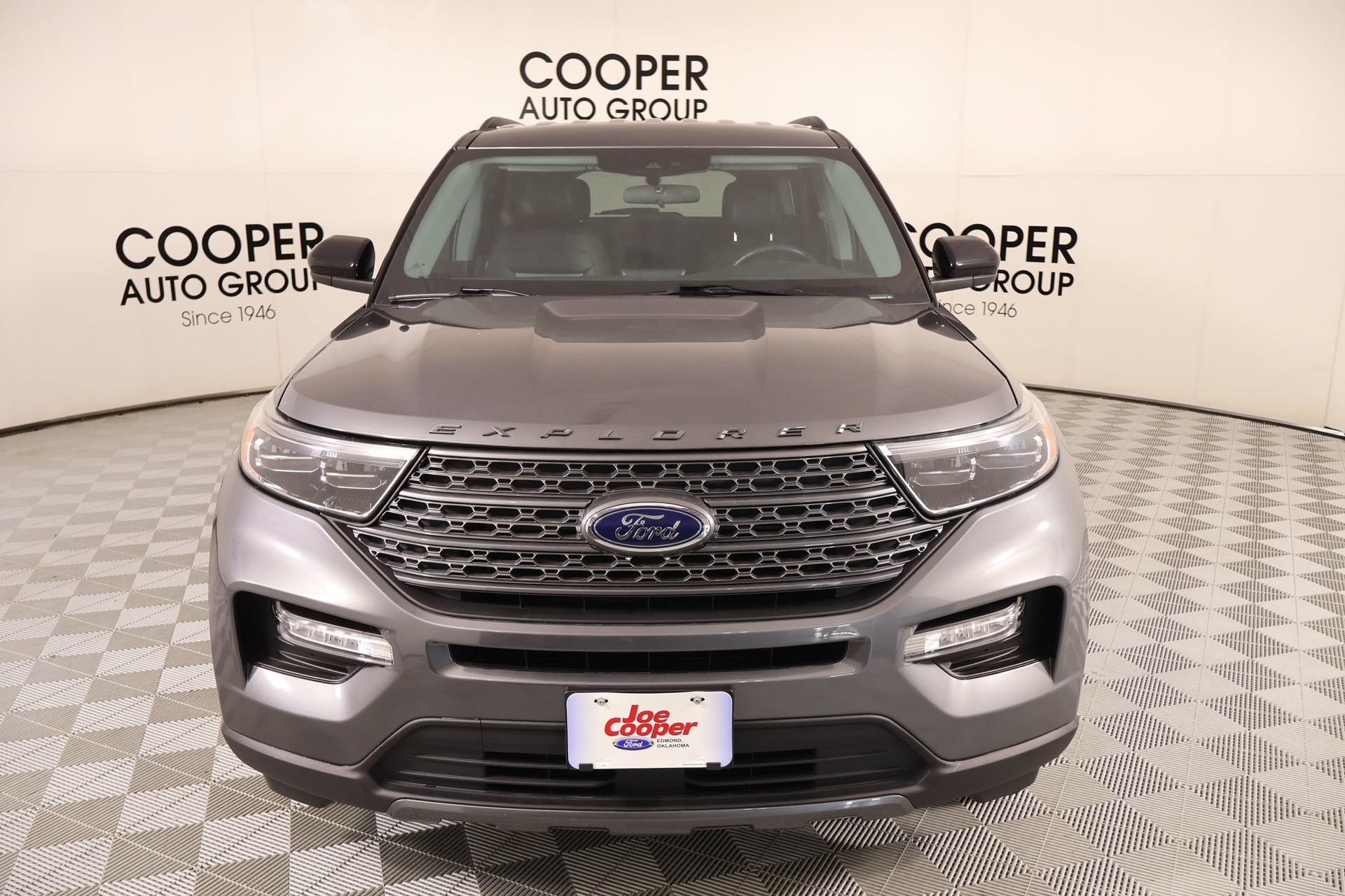 Used 2023 Ford Explorer XLT w/ Equipment Group 202A AWD/4WD image 9