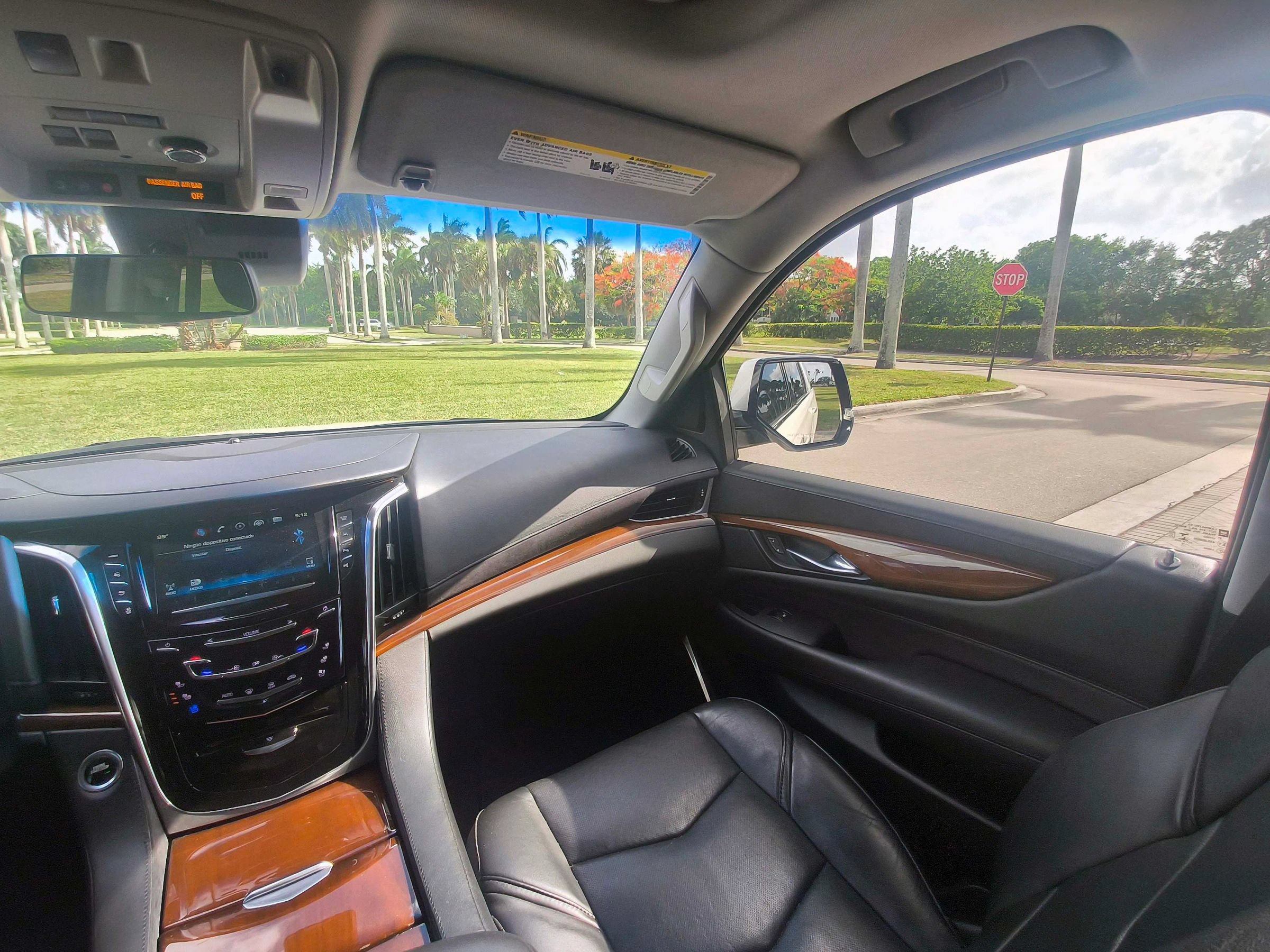 Used 2018 Cadillac Escalade ESV Premium Luxury AWD/4WD image 11
