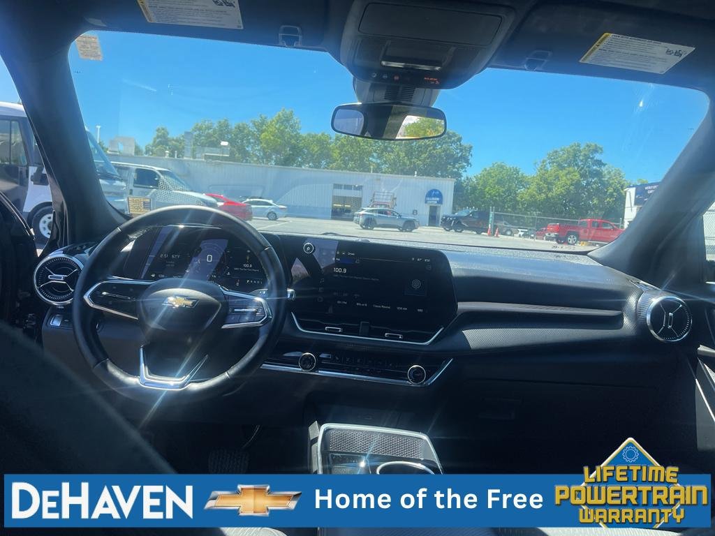 Used 2025 Chevrolet Equinox LT AWD/4WD image 18
