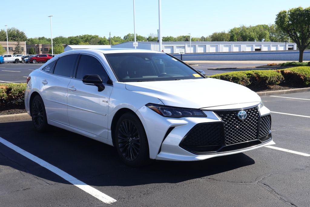 Used 2020 Toyota Avalon XSE w/ Carpet Mat Package FWD image 3