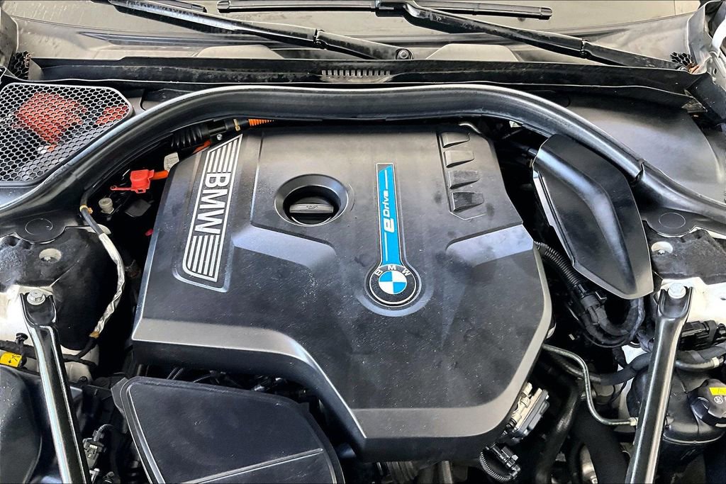 Used 2017 BMW 740e xDrive AWD/4WD image 31