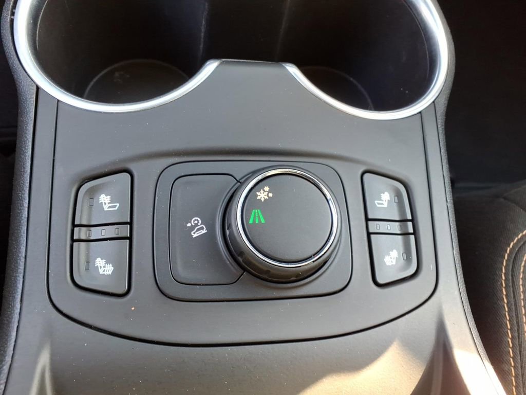 Used 2018 GMC Terrain SLE w/ Driver Convenience Package FWD image 25