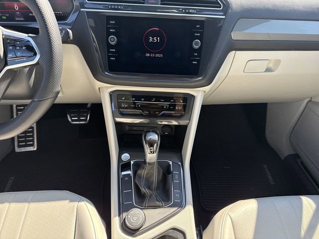 Used 2024 Volkswagen Tiguan SE R-Line image 15