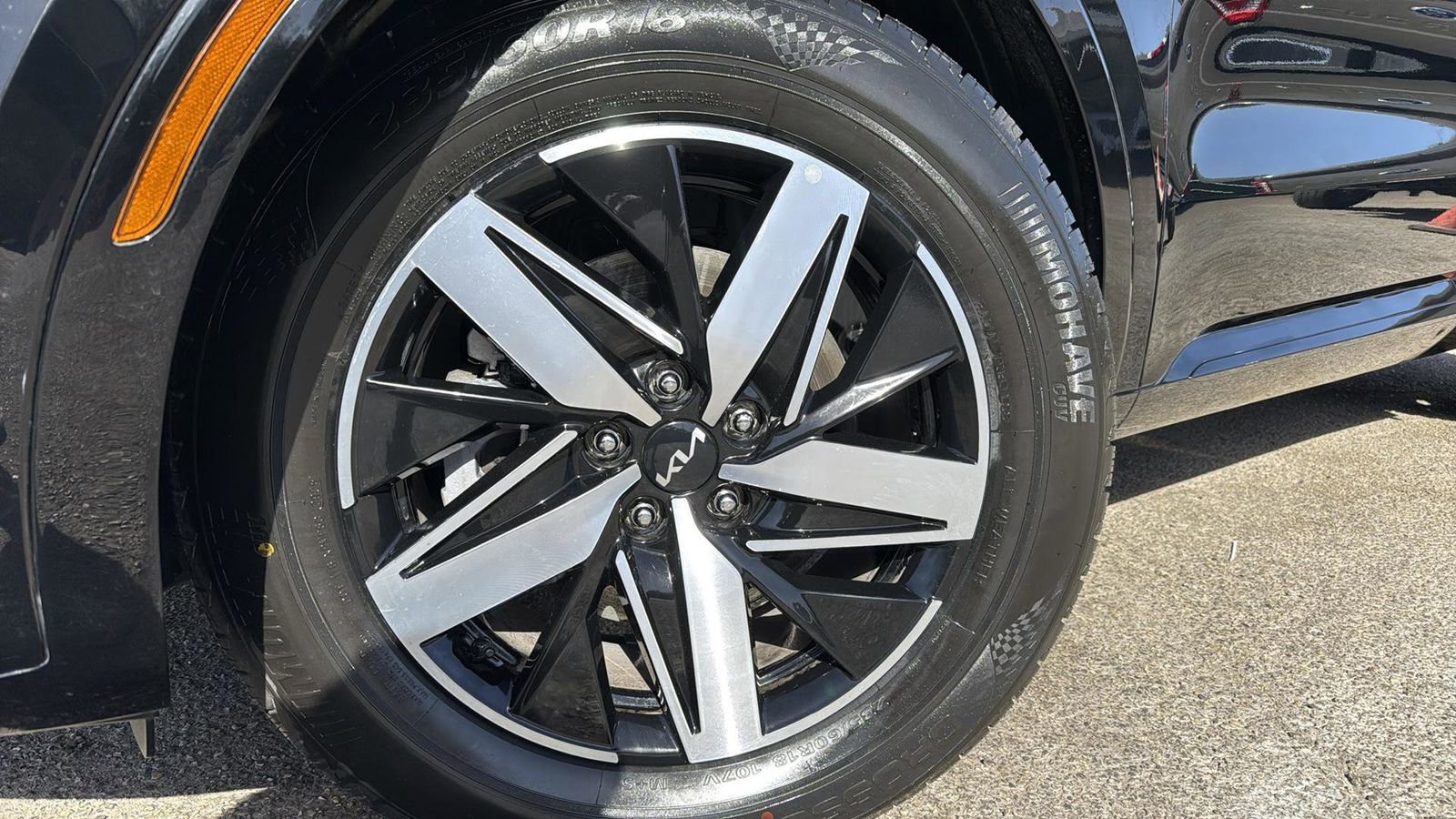 Used 2023 Kia Sorento EX w/ Panoramic Sunroof Package image 9