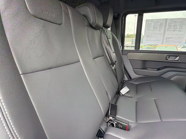 Used 2025 INEOS Grenadier Station Wagon AWD/4WD image 13