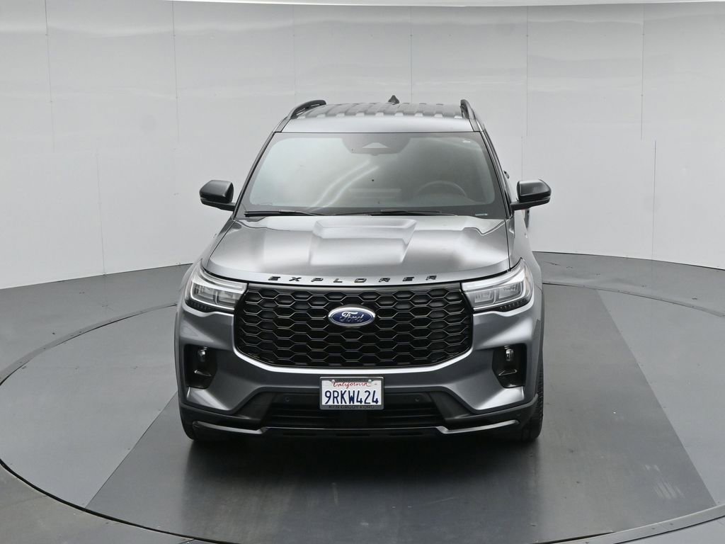Used 2025 Ford Explorer ST-Line w/ Premium Package image 40