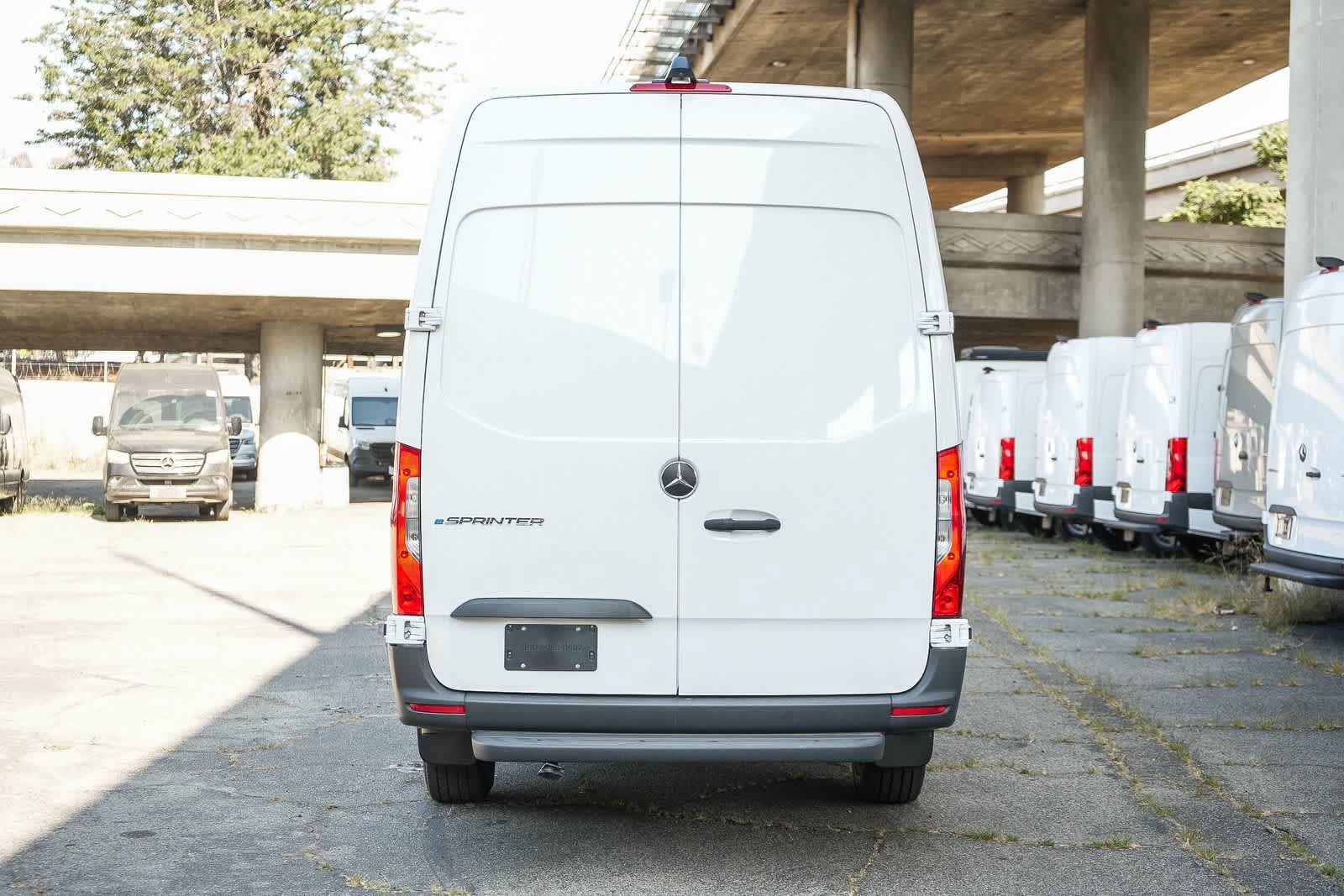 New 2025 Mercedes-Benz eSprinter 170 Cargo image 8