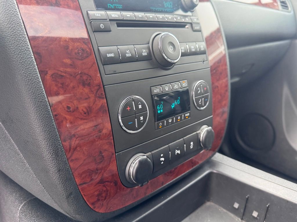 Used 2013 Chevrolet Avalanche LT image 21