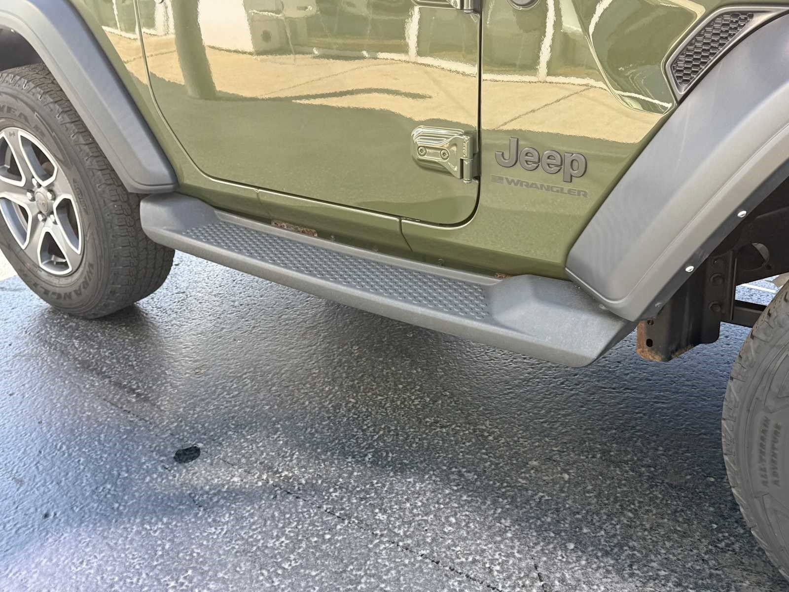 Used 2023 Jeep Wrangler Sport AWD/4WD image 12