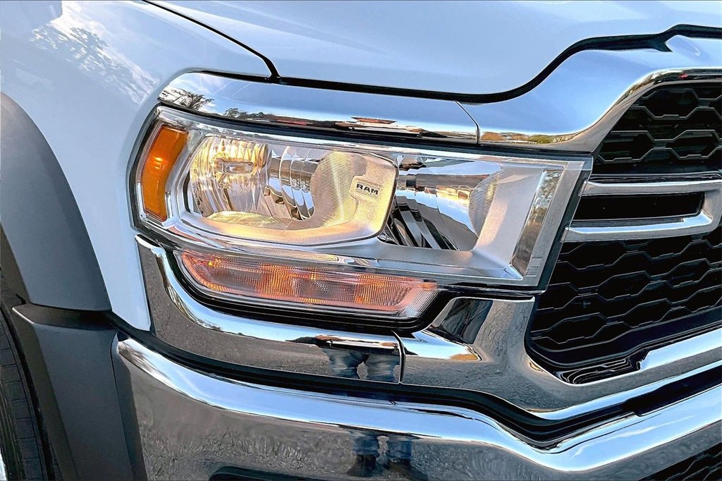 Used 2024 RAM 5500 Tradesman w/ Chrome Appearance Group image 26