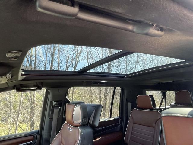 Used 2023 GMC Yukon XL Denali Ultimate image 23