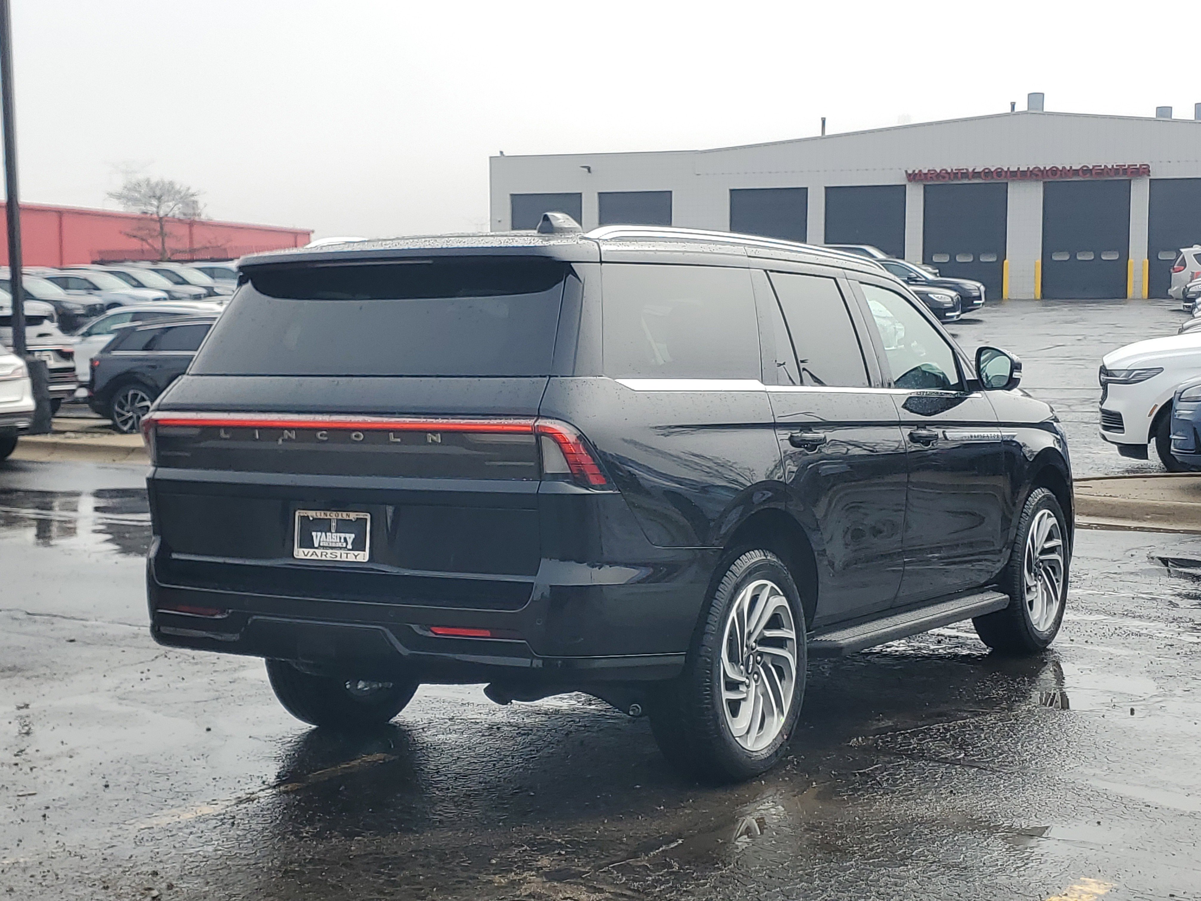 New 2026 Lincoln Navigator Premiere image 4