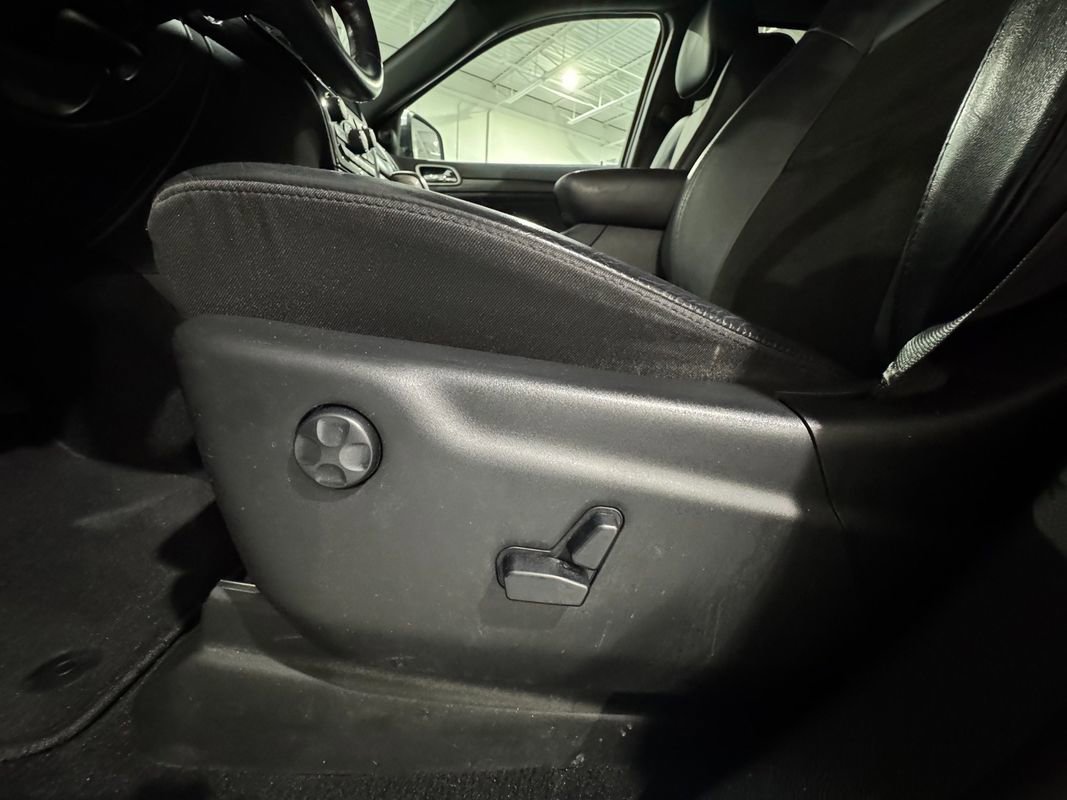 Used 2020 Jeep Grand Cherokee Altitude image 11