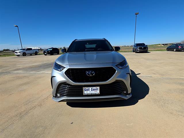 Used 2023 Toyota Highlander XSE FWD image 3