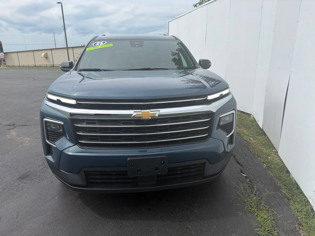Used 2025 Chevrolet Traverse LT AWD/4WD image 11