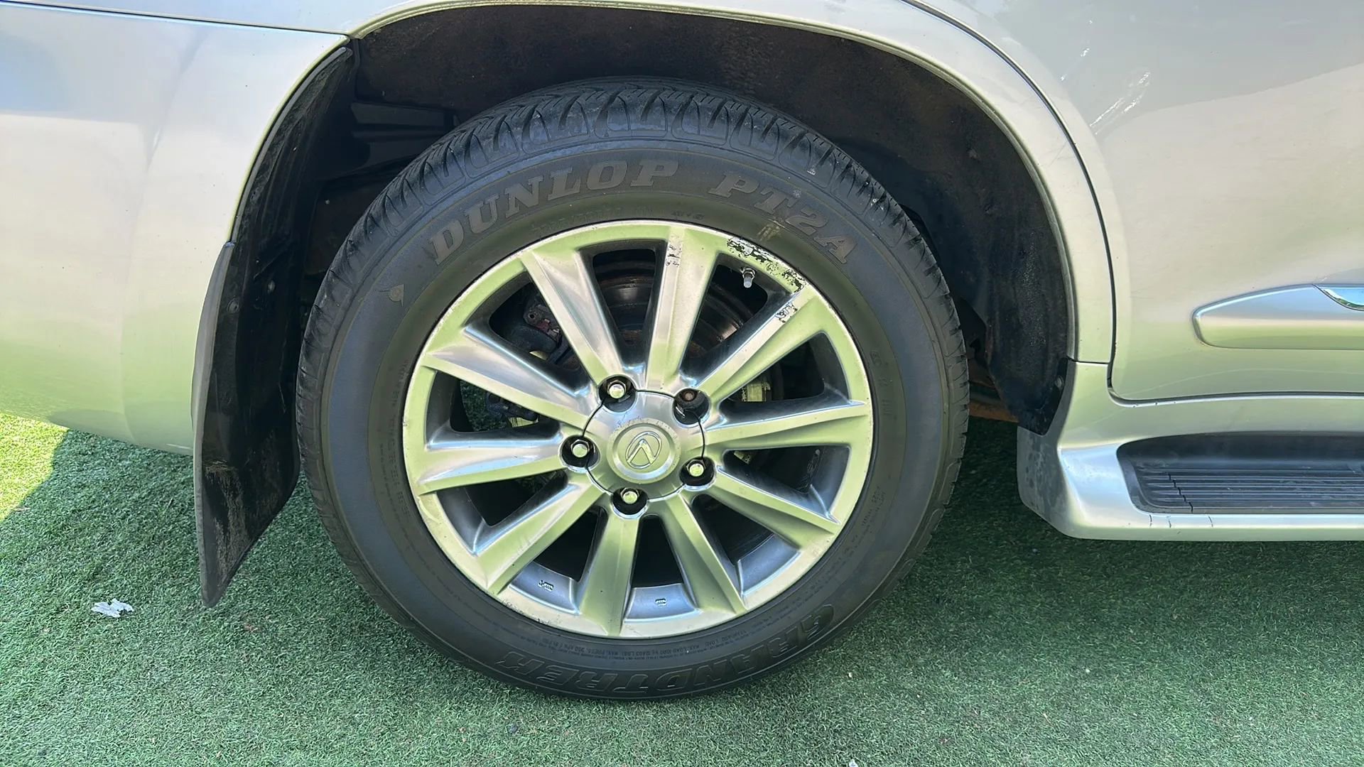Used 2011 Lexus LX 570 4WD w/ Luxury Pkg image 48