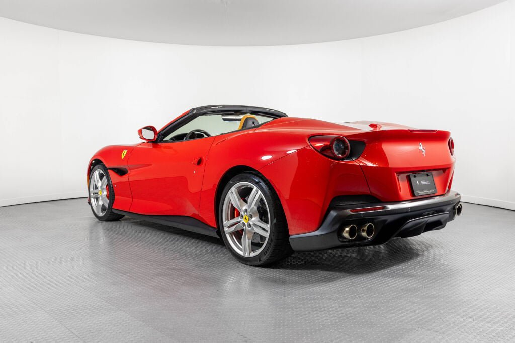 Certified 2020 Ferrari Portofino RWD image 15