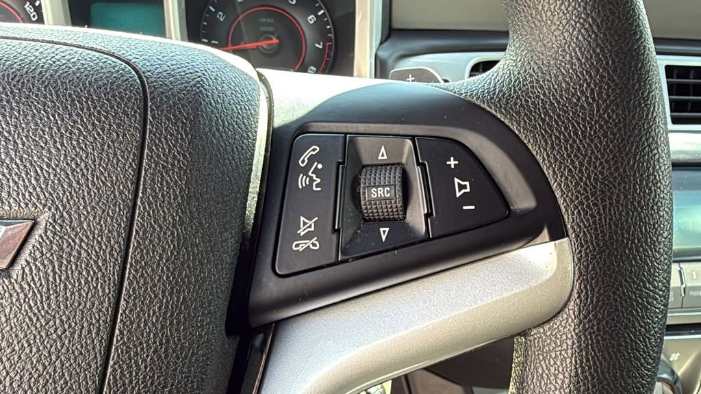 Used 2015 Chevrolet Camaro LS RWD image 27