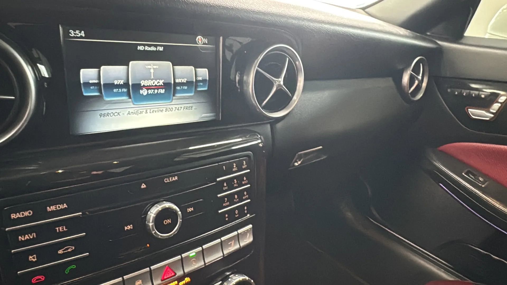 Used 2020 Mercedes-Benz SLC 300 image 22